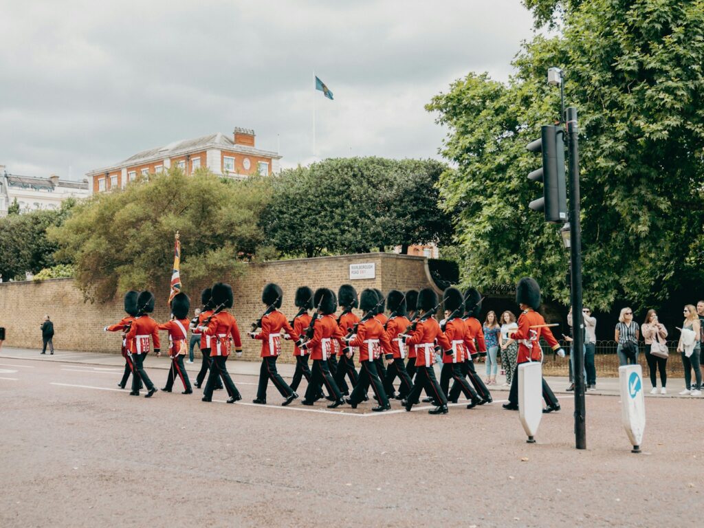 changing guard london